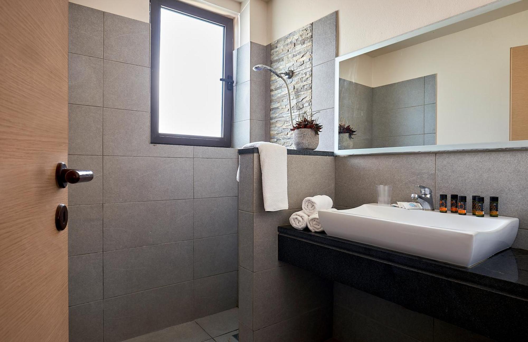 Creteco Hotel & Suites Goúrnes Εξωτερικό φωτογραφία